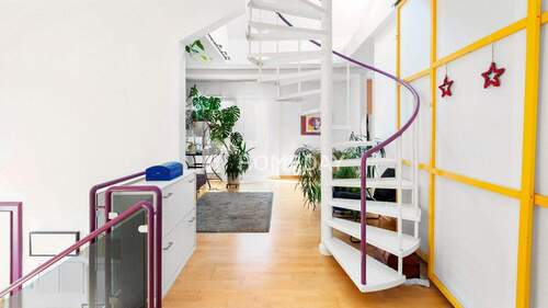 1. OG Flur 1 - 9 Zimmer Einfamilienhaus zum Kaufen in Aßlar