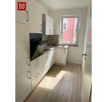 Voll möblierte, hochwertige Wohnung mit sonnigem Balkon und Stellplatz in zentraler Lage ! - Kitzingen