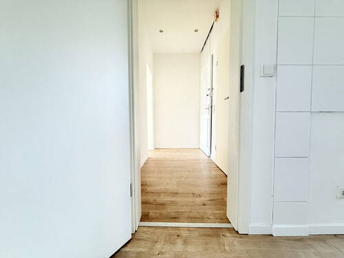Flur - Moderne 2-Zi-Wohnung mit großem Balkon