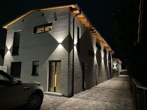 Ansicht aussen - Moderne Doppelhaushälfte in Offenstetten