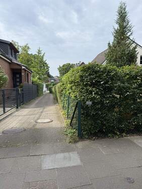 Einfahrt - 4 Zimmer Doppelhaushälfte in Hamburg