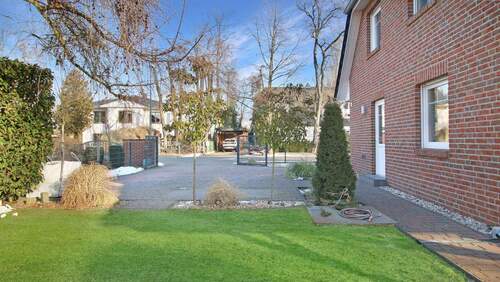 Stellplatz vor dem Haus - 