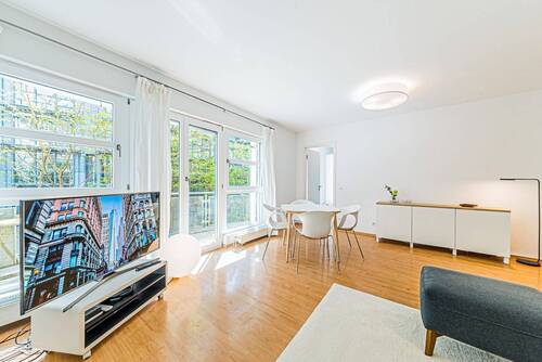 Wohnzimmer - 2 Zimmer Etagenwohnung zum Kaufen in Frankfurt am Main