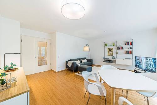 Wohnzimmer - Etagenwohnung mit 64,00 m&sup2; in Frankfurt am Main zum Kaufen