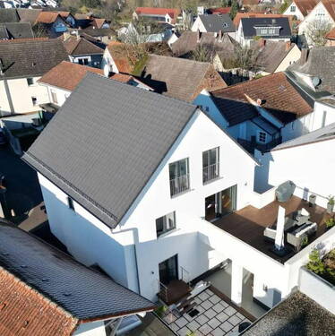 Rückansicht mit zwei Terrassen - 1 Zimmer Mehrfamilienhaus, Wohnhaus zum Kaufen in Kahl
