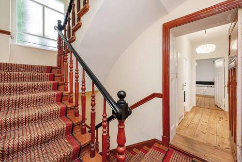 Treppenhaus - Etagenwohnung mit 27,00 m&sup2; in Berlin zum Kaufen