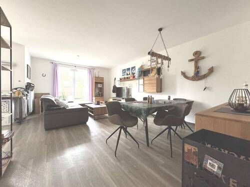Wohn-/Esszimmer - 