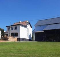 Geräumiges Einfamilienhaus mit (Ferien-)Wohnung, ruhige Lage am Ortsrand (Vulkaneifel) - Üdersdorf Tettscheid