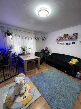 Wohnzimmer - 3 Zimmer Etagenwohnung zur Miete in Solingen