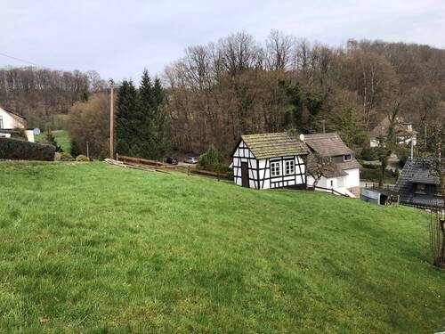 Teilansicht des Grundstücks - 