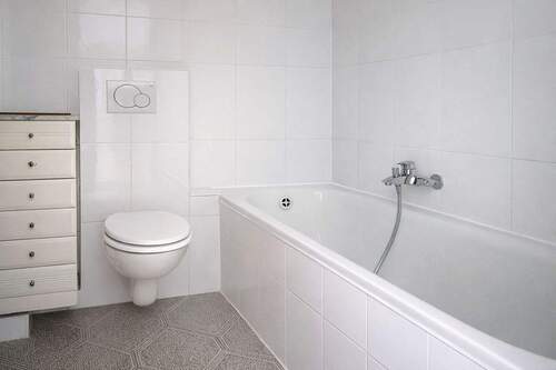 12949 LooseImmo Wannenbad - 