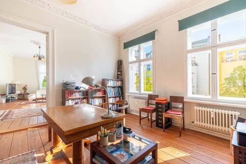 Wohnzimmer - 4 Zimmer Etagenwohnung zum Kaufen in Berlin