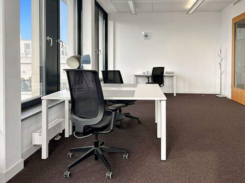 Property Image 1 - Privater Büroraum für 1 Person in Regus Waidmarkt