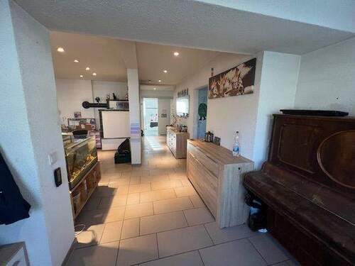 Flur - 7 Zimmer Einfamilienhaus zum Kaufen in Zehdenick