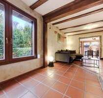 Landhaus-Highlight! Historisches, liebevoll saniertes Einfamilienhaus inkl. Doppelgarage - Schmitten Oberreifenberg