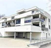Sonnige,helle und moderne 3-Zimmer-Wohnung. Lift. TG-Platz. Hausmeisterservice. Dachterrasse. Sofort Frei!!! - Niedereschach