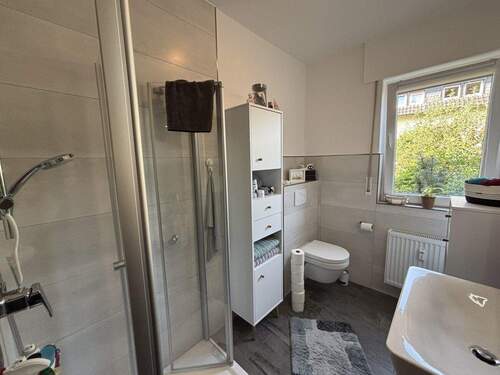 Badezimmer - Mehrfamilienhaus, Wohnhaus mit 243,20 m² in Bad Oeynhausen zum Kaufen