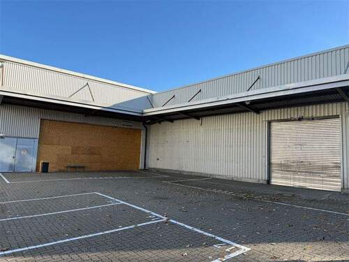 Zugang zu beiden hallen - 