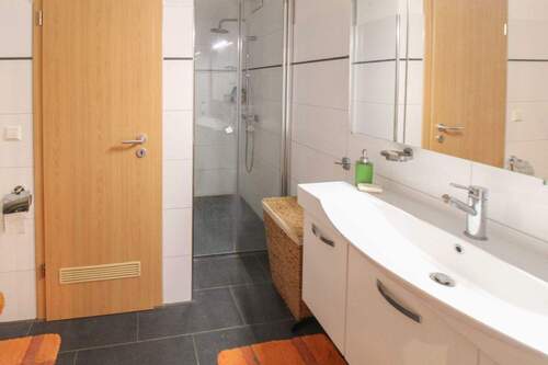 Bad-Einliegerwohnung-UG - 