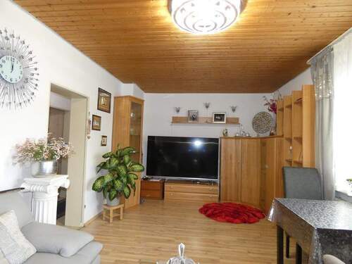 Wohnzimmer - Doppelhaushälfte mit 190,00 m&sup2; in Auerbach zum Kaufen