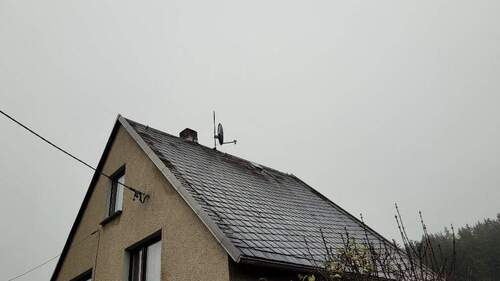 Dacheindeckung - 3 Zimmer Mehrfamilienhaus, Wohnhaus in Falkenstein