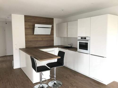 Moderne Küche mit Essbereich - Helle 3-Zimmer-Wohnung in Haltingen