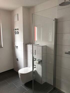 Modernes Badezimmer - 