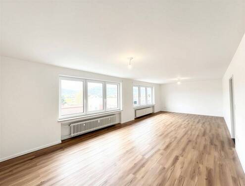 Wohnzimmer - 3 Zimmer Etagenwohnung zur Miete in Großheubach