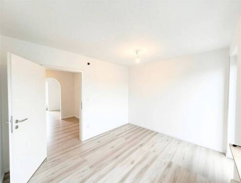 Arbeitszimmer - Etagenwohnung mit 100,00 m&sup2; in Großheubach zur Miete