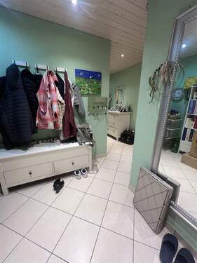 Wohnungseingang - 4 Zimmer Etagenwohnung in Sindelfingen