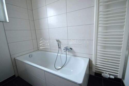 Tageslichtbad mit Badewanne - 