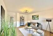 Wohnzimmer - Neu: Moderne 3 Zimmer-Wohnung in Ostseenähe! Sofort verfügbar.