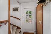 EG - Eingangsbereich, Flur, Treppe ins OG - 