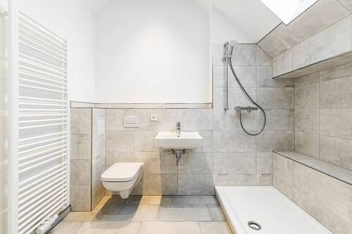 Modernes Duschbad - 2 Zimmer Etagenwohnung in Leipzig