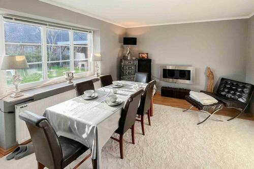 Esszimmer mit Ethanolofen - 4 Zimmer Einfamilienhaus in Neukirchen