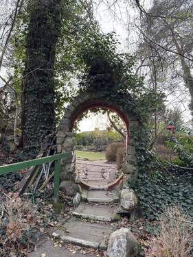 Durchgang zum Nachbargrundstück - 