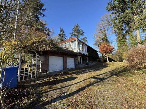 Ansicht von der Auffahrt - Einfamilienhaus mit 135,30 m&sup2; in Hitzacker zum Kaufen