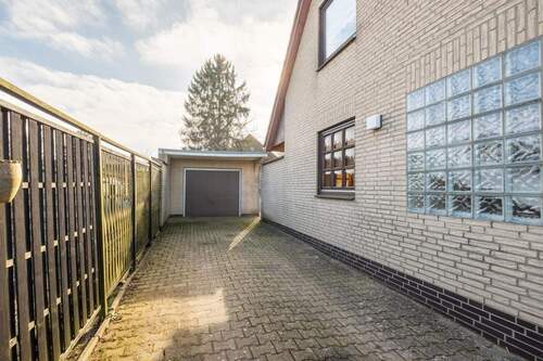 Zufahrt zur Garage - 