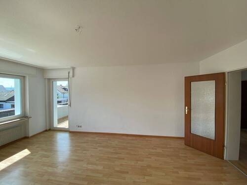 Helle, leere Wohnung - 