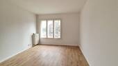 Helles Wohnzimmer - 2 Zimmer Etagenwohnung zum Kaufen in Berlin