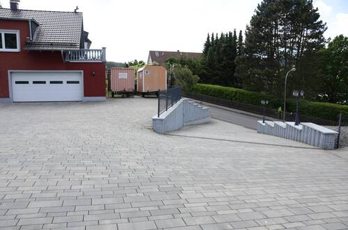 Auffahrt zum Grundstück - 