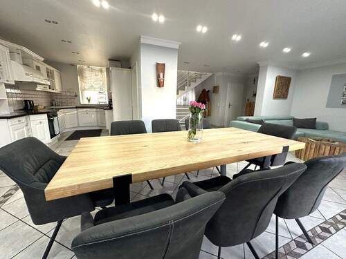 Esszimmer mit offener Küche - 