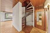 Treppe zum Obergeschoss - 