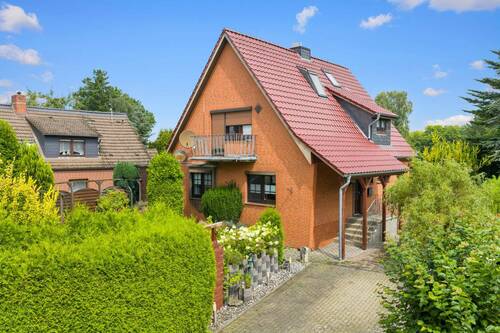 Hausansicht - 5 Zimmer Einfamilienhaus zum Kaufen in Schwarzenbek
