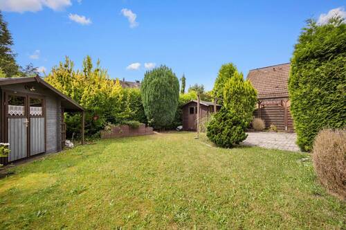 Vorderseite Garten - 5 Zimmer Einfamilienhaus in Schwarzenbek