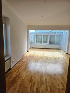 Wohnzimmer.jpg - 2 Zimmer Etagenwohnung zur Miete in Burghausen