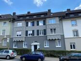 6 Familienhaus - Kernsanierte Stadtwohnung im 1. Obergeschoss mit Südbalkon zu vermieten