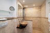Stylisches Dusch/Bad - 