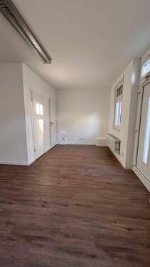 Wohnzimmer - Wohnen oder Büro in Top Lage! - 350,00 EUR Kaltmiete,