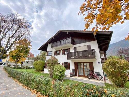 Hausansicht - Etagenwohnung mit 70,00 m² in Bad Reichenhall zur Miete